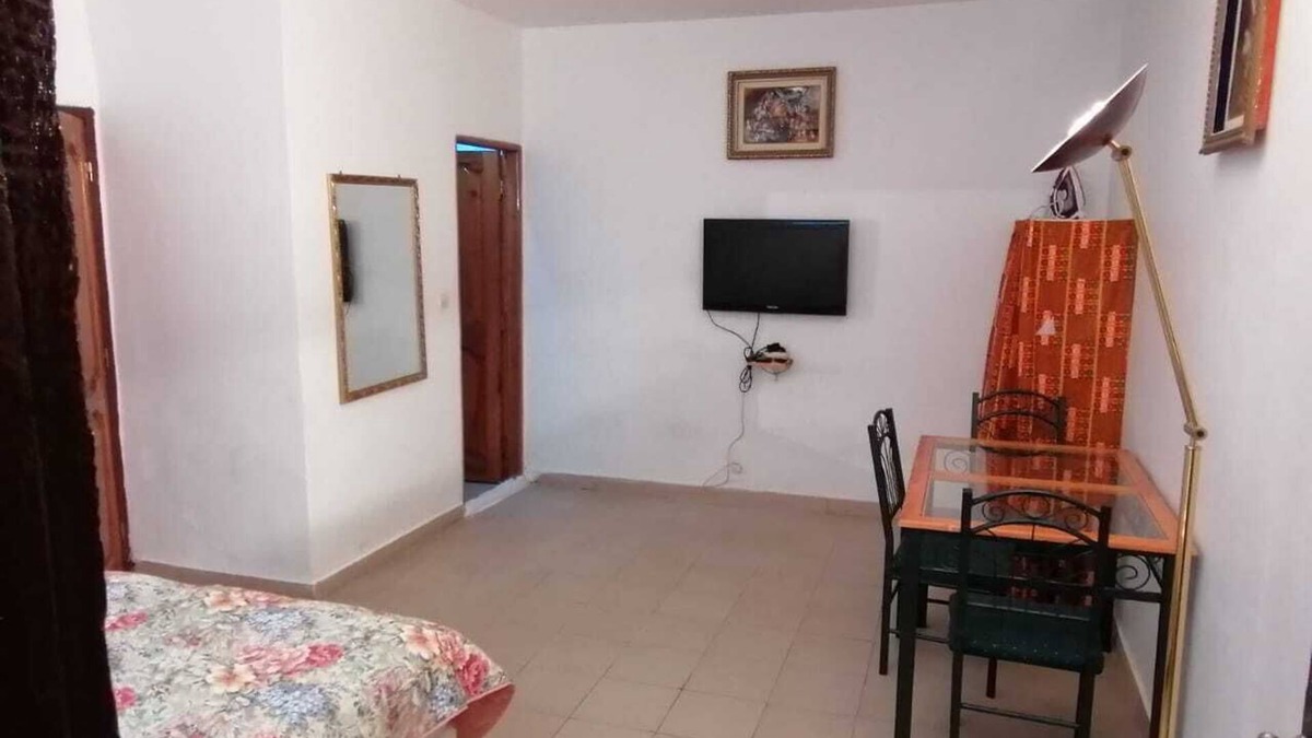 Grand Dakar Bed & Breakfast | Bed and breakfast at Point E