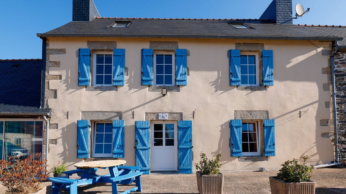 Cast Bed & Breakfast | Bed and Breakfast 'Breizh' with Private Terrace, Shared Garden and Wi-Fi