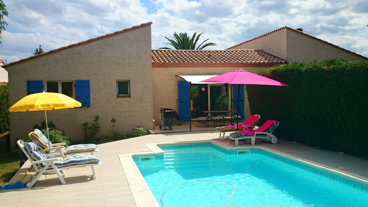 Baho House | Bed and Breakfast (B§B) The Blue Shutters near Perpignan for 2 to 4 people