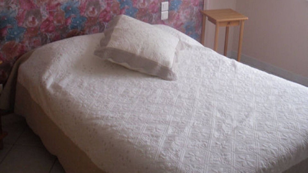 Issel House | Bed and Breakfast Domaine de la Pendule 2
