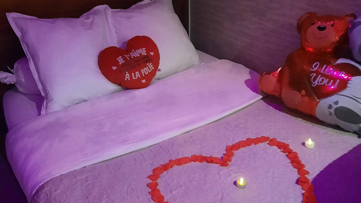 Amblainville Bed & Breakfast | BED AND BREAKFAST DEPENDENCY WITH IN-ROOM JACUZZI