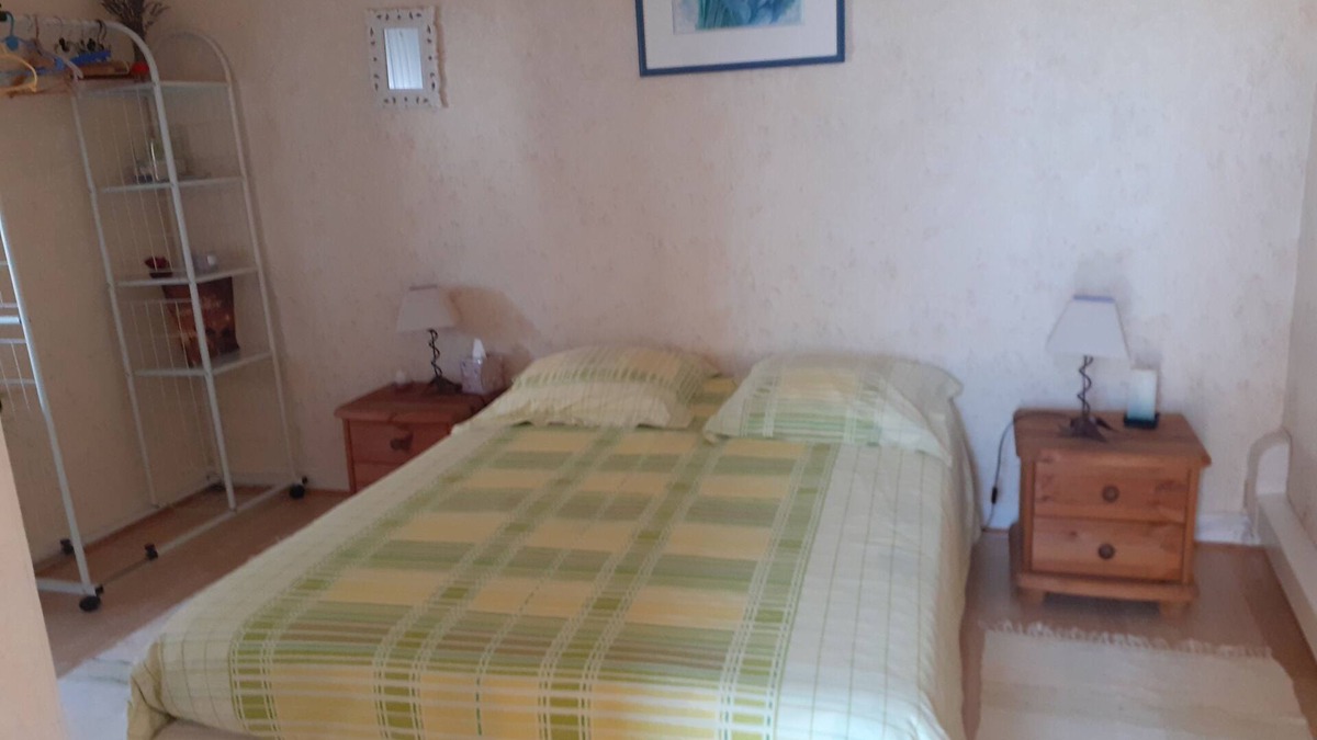 Villeblevin Bed & Breakfast | Bed and breakfast in bourgeois house between Fontainebleau and Sens