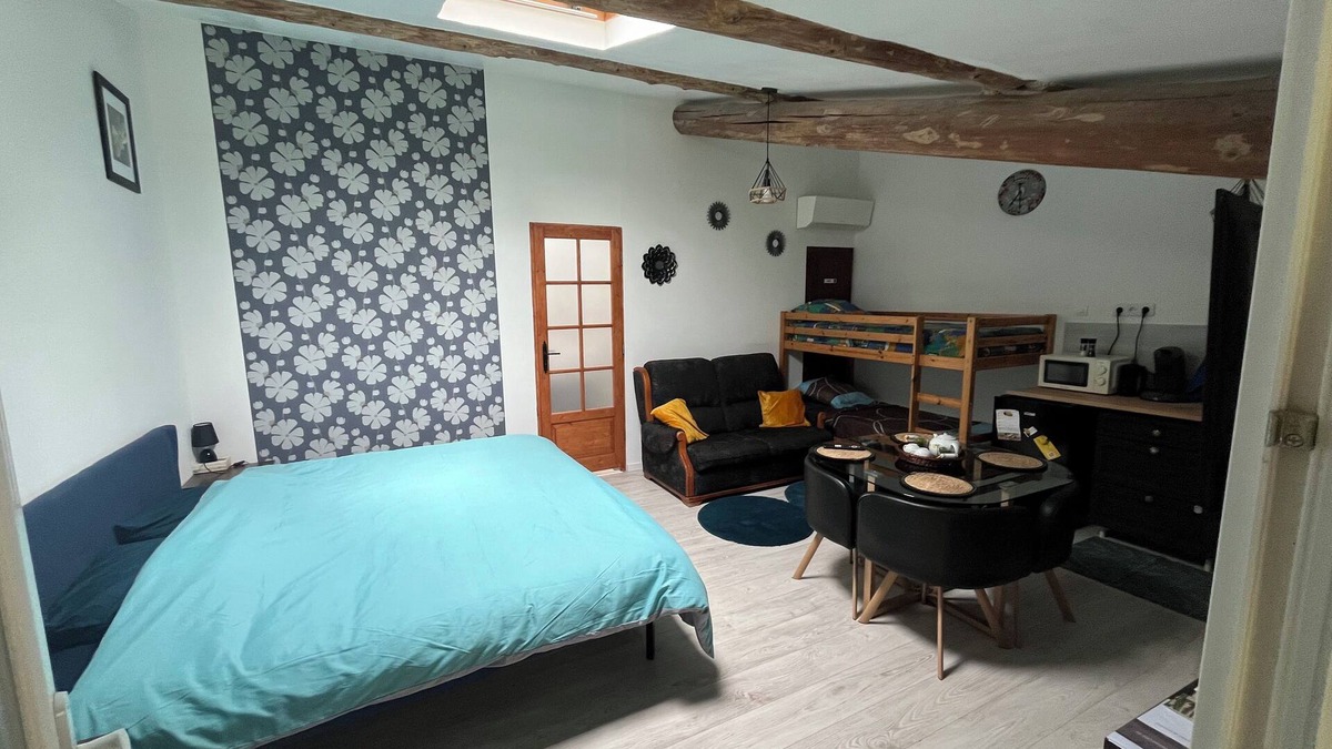 Pierrevert Bed & Breakfast | Bed and breakfast in the countryside