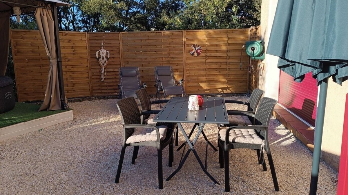 Dions Bed & Breakfast | Bed and breakfast, intimate comfort, jacuzzi in season, ideally located