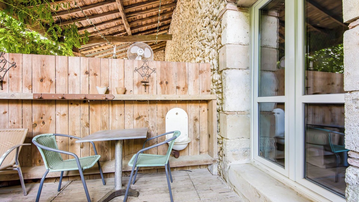 Noaillan Bed & Breakfast | Bed and Breakfast 'L'orée De Lansot - Chambre Atelier' with Shared Terrace, Shared Garden and Wi-Fi