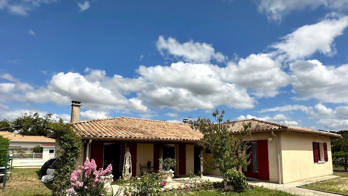 Soussans Bed & Breakfast | Bed and breakfast "le mas des anges", quiet and relaxing place