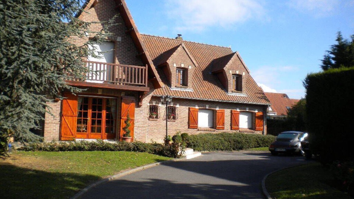 Dainville House | bed and breakfast rental