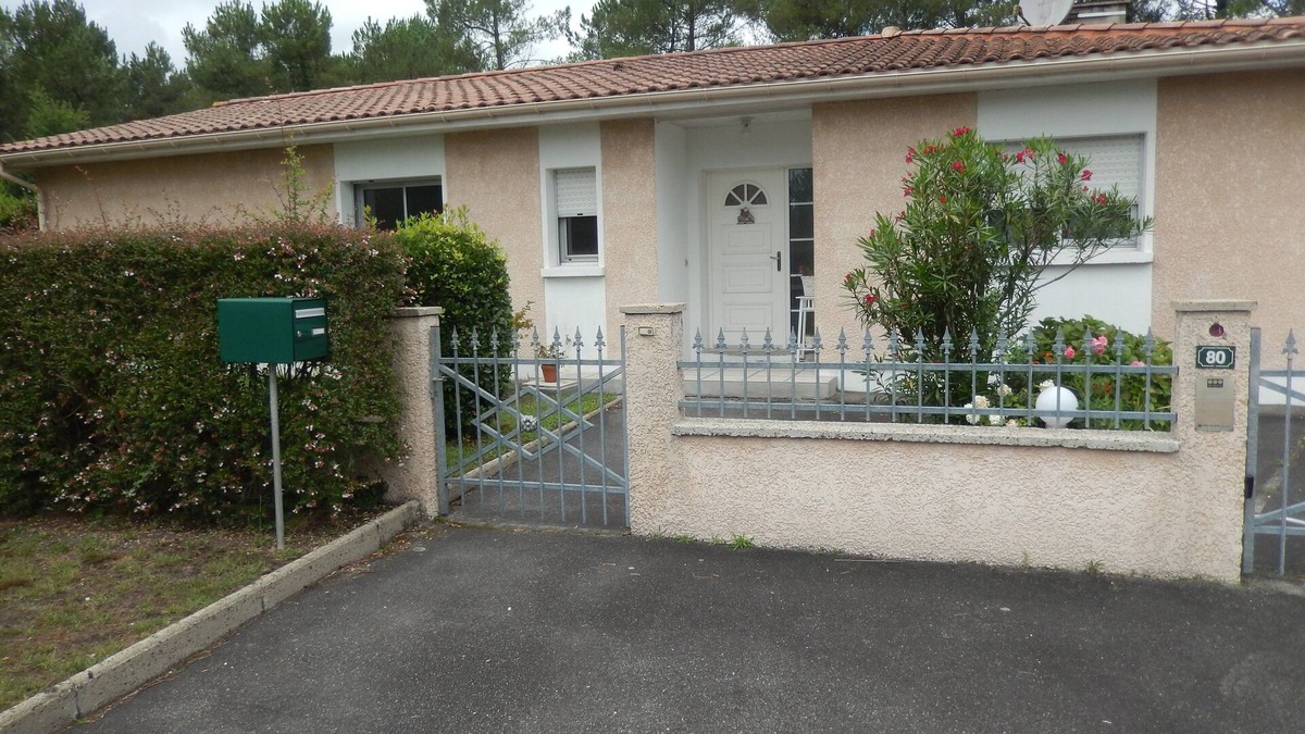 Josse Bed & Breakfast | Bed and Breakfast "Villa De Guénifey"