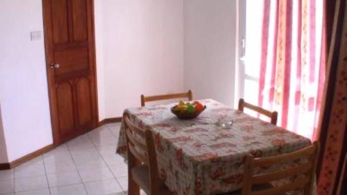 Mont Choisy House | Bed, breakfast anddinner at 132 €/4pers/night at 200m beach Trou aux biches.