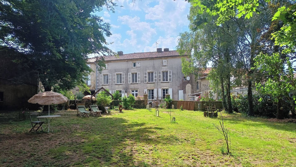 Champdeniers Bed & Breakfast | Bed & Breakfast "L'Héritage"