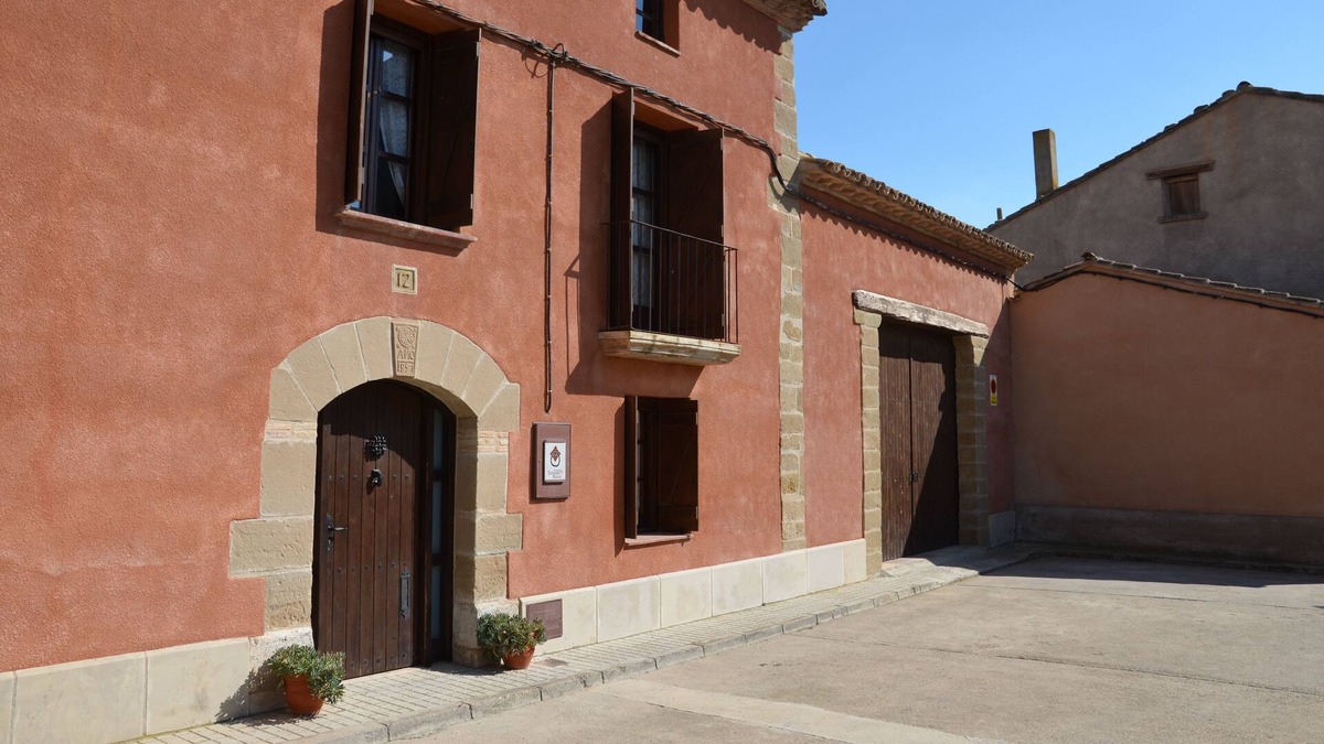 Santa Lecina Cottage | Bed The Postman.