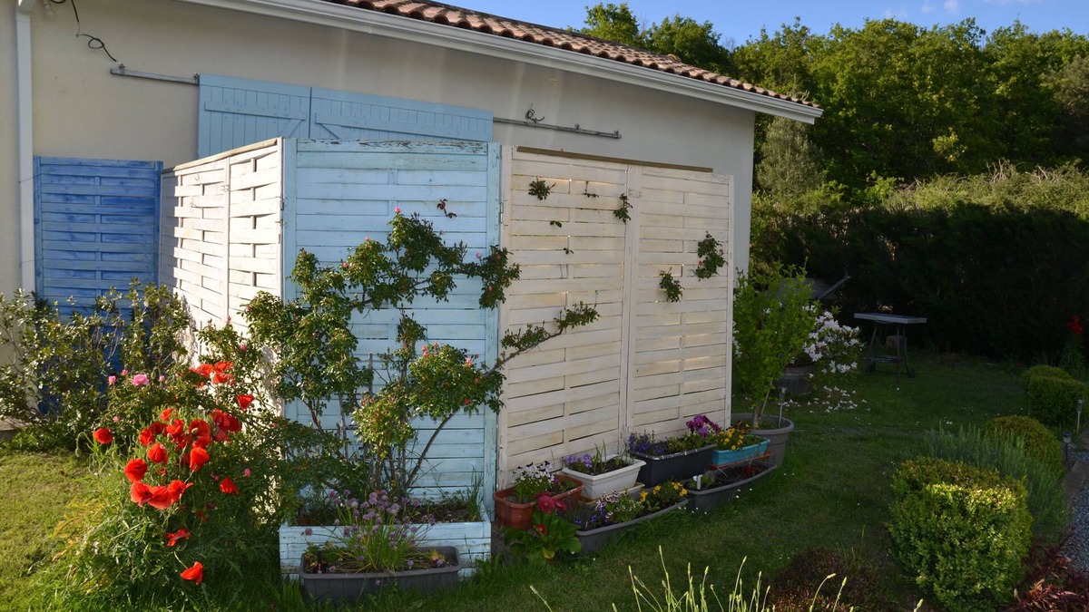 Bedenac House | Bedenac (3km from RN10) between Bordeaux and Jonzac Joli T1 bis