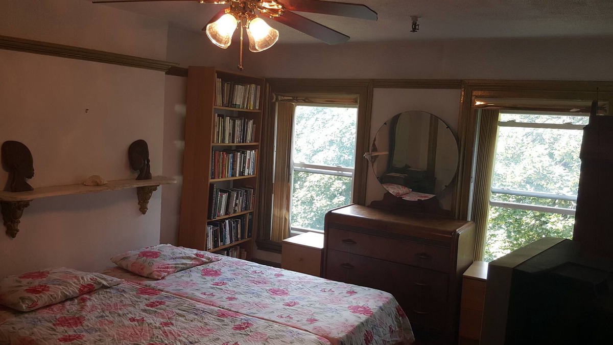 Clinton Hill Bed & Breakfast | BEDROOM # 2 WITH AN EVENT SPACE AND BACK PORCH
