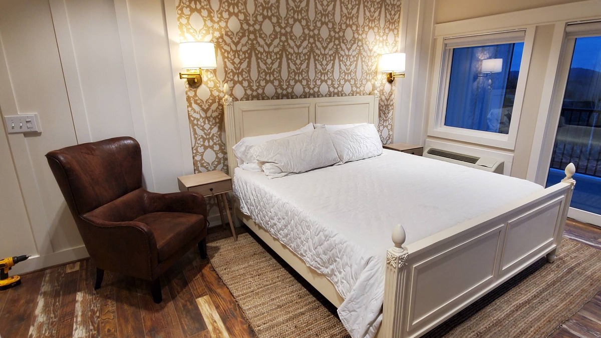Westfield Cabin | Bedroom 9 - The Big Creek Lodge