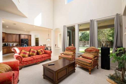 Cypress House | Bedroom with 3.5-Bathroom near Golf Course!