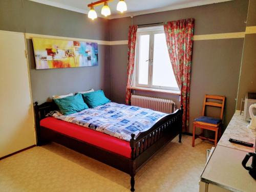 Bracke House | Bedroom with kitchen, 120 m from Sandbach