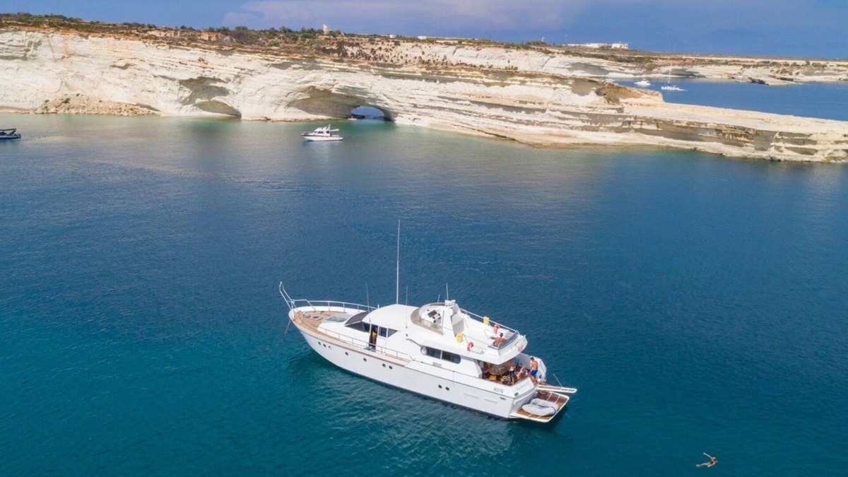 Birgu Boat Rental | Beds on Boat - The new B&B Concept