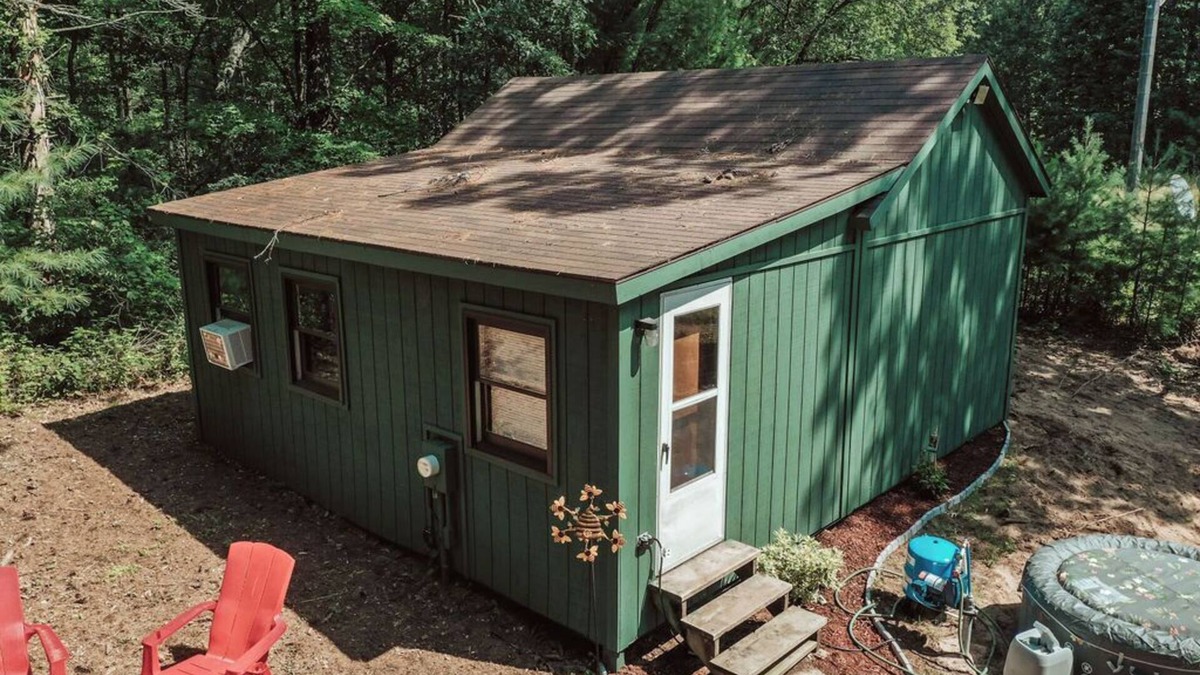 Arkdale Cabin | Bee happy rustic cabin in Arkdale
