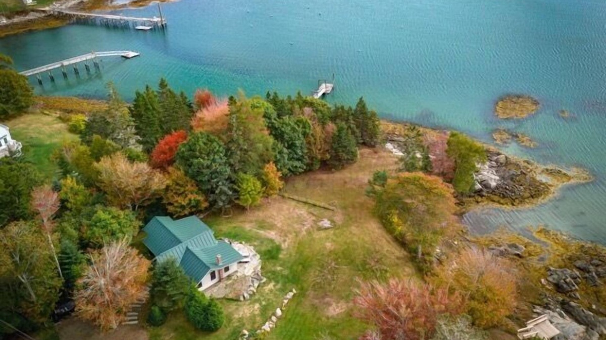 Pleasant Point Cottage | Bee Hive Cottage, romantic Maine waterfront cottage