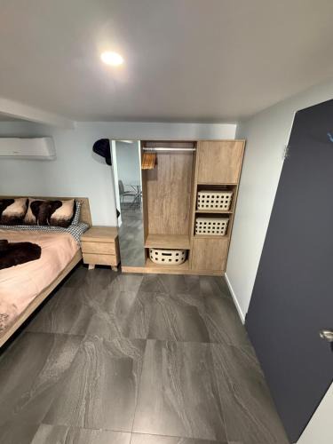 Dinmore House | Bee house