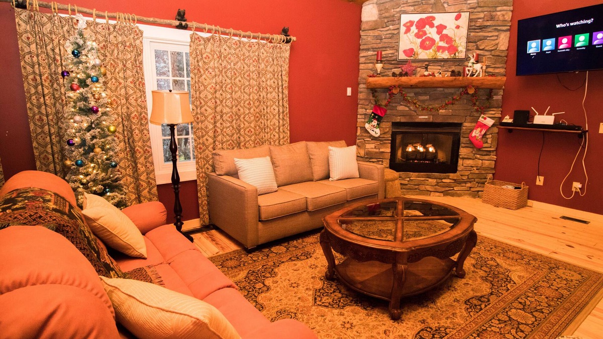 Charter Hills House | Beech mtn club member, hottub, .5 mile Beech mtn ski slops, overlook Barn
