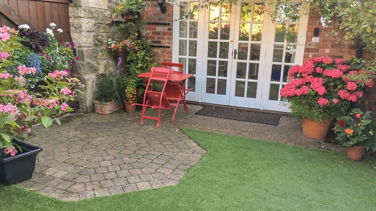 Malton Apartment | BEECH VIEW, character holiday cottage, with hot tub in Malton
