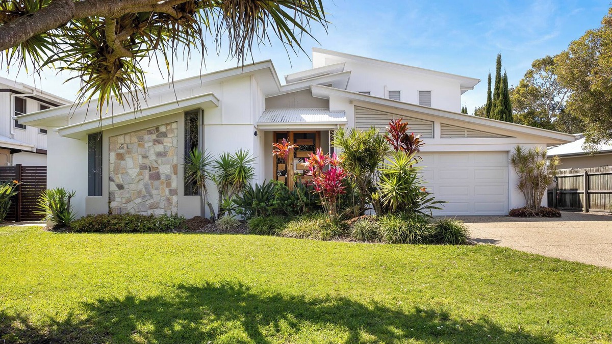 Mudjimba Villa | Beecheyana North - Beach Villa w/heated pool