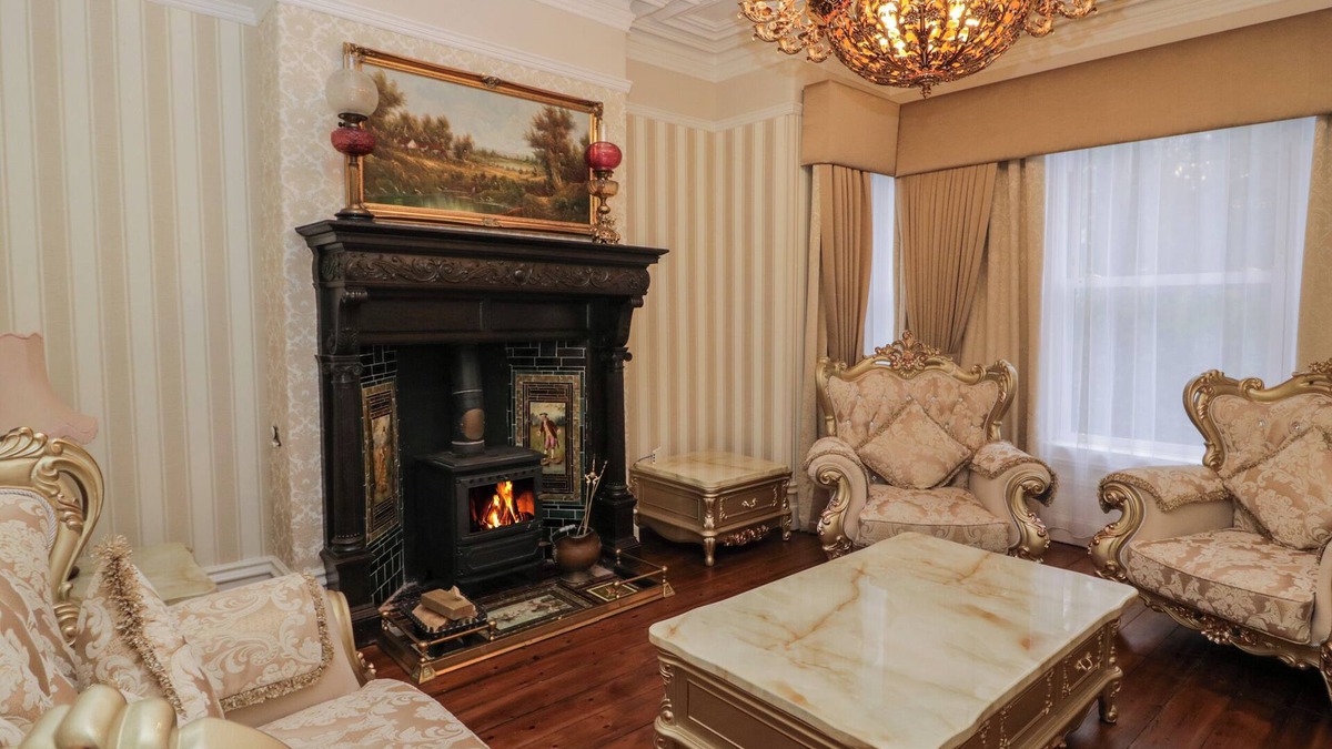 Stainburn Cottage | BEECHGROVE MANOR, pet friendly, with hot tub in Workington