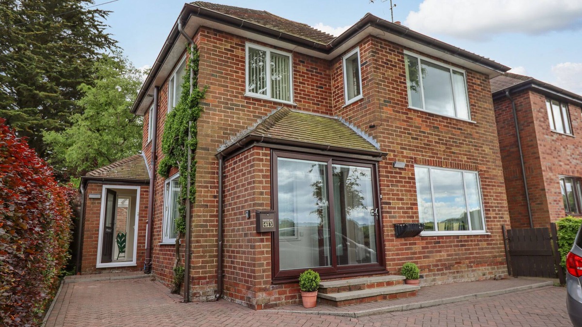 Scarborough Apartment | BEECHWOOD VISTA, family friendly, with a garden in Scarborough