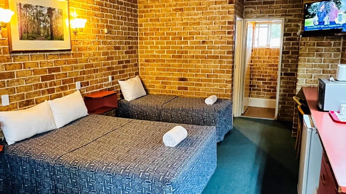 Beenleigh Hotel | Beenleigh Village Motel