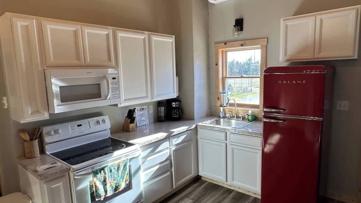 Markville Condo | Beer Creek Cabins Sanctuary Guest Suite
