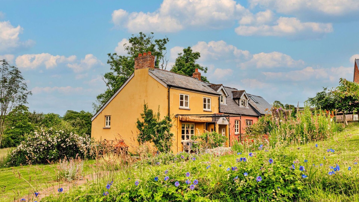 Monmouth House | Beili Glas Cottage by Interhome
