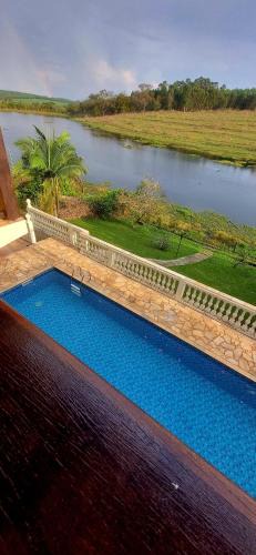 Aguas de Sao Pedro House | Belíssima casa no lago próxima ao Thermas Water Park