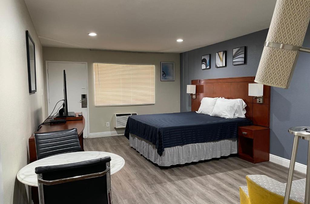 Tustin Hotel | Bel Air Motor Hotel