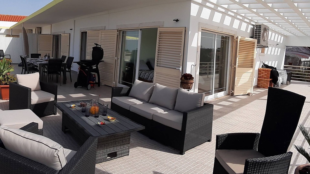 Zambujal Apartment | Bel Appartement Avec une Superbe Terrasse Donnant une vue Imprenable sur L'océan