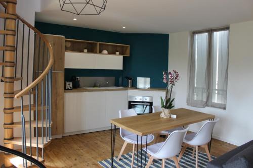 Uzerche Apartment | Bel appartement avec vue sur vézère