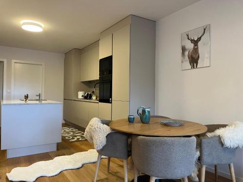 Randogne Apartment | Bel Appartement Centre Crans Montana, Air Frais Vue Alpine