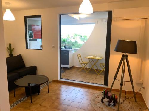 Schoelcher Apartment | Bel appartement situé idéalement