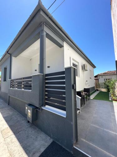 Karditsa Apartment | BelAir Luxury Living - 'The One Villa'