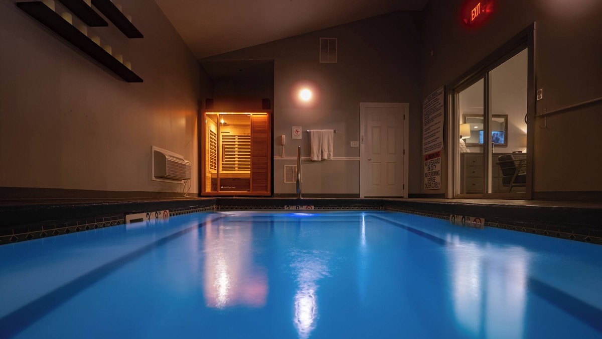 Cumming Hotel | Belamere Swimming Pool Suites