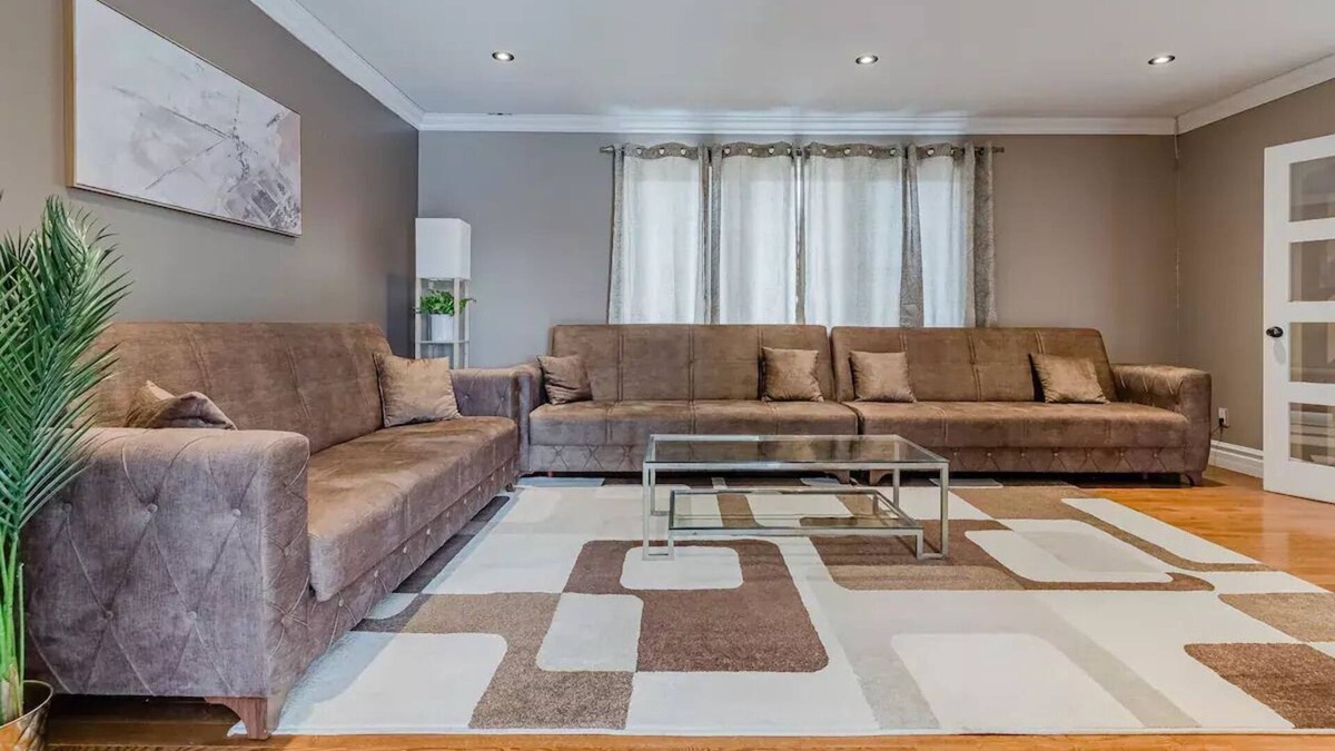 Caledon Cottage | Belfountian ~Amazing 3BR ~ Swimming Pool ~ HotTub