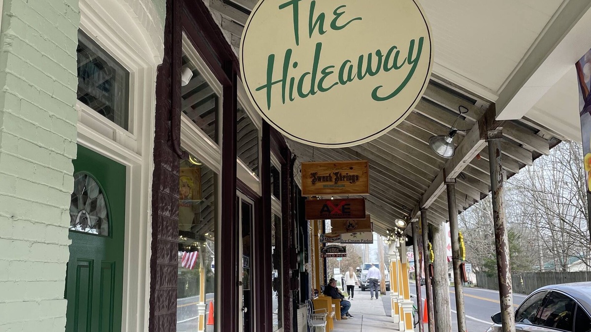 Bell Buckle House | Bell Buckle Hideaway - Downtown Bell Buckle, TN