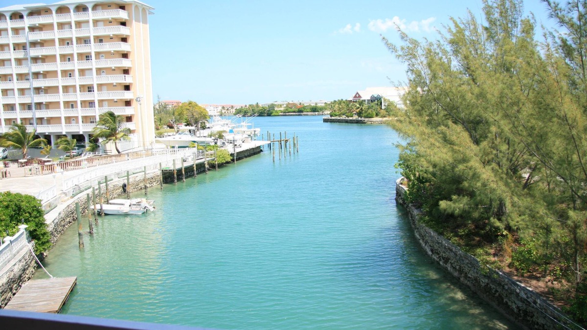 Lucaya Hotel | Bell Channel Inn Hotel