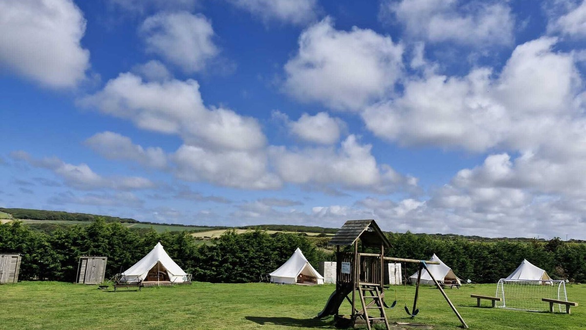 Mount Hawke RV Rental | Bell Tent Grass Pitch