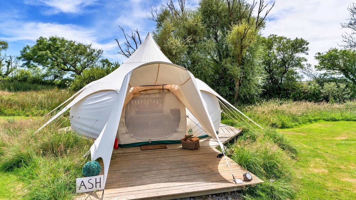 Ilfracombe Ski Chalet | Bell Tent in North Devon near Stunning Beaches