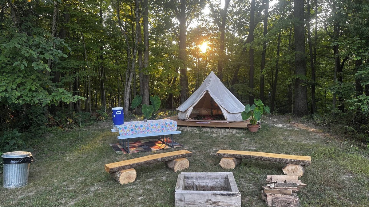 Janesville RV Rental | Bell Tent Under the Stars