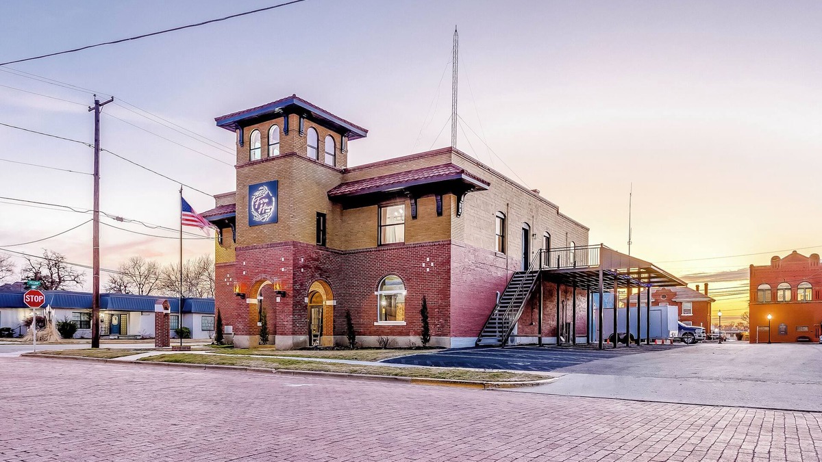 Gainesville Apartment | Bell Tower Loft - Firehouse 1918