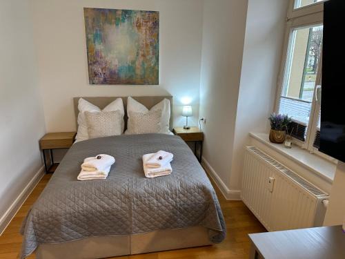 Ludwigsburg Apartment | bella casa - Business&Family, 100m zum Konzerteingang Schloß, Parkplatz, SmartTV, Netflix, Waschmaschine, 24h Checkin, 36qm, AP 12