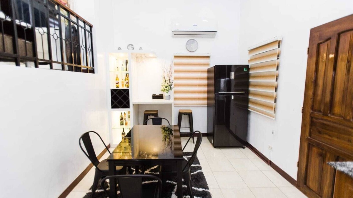 Talisay House | Bella Casa by J&J (Vacation Home)