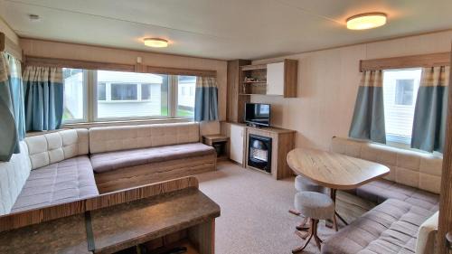 Pagham House | Bella, Church Farm
